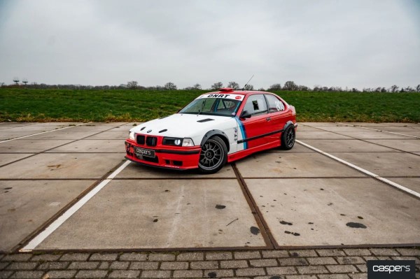 Detailfoto van BMW E36 330i Compact Circuitauto