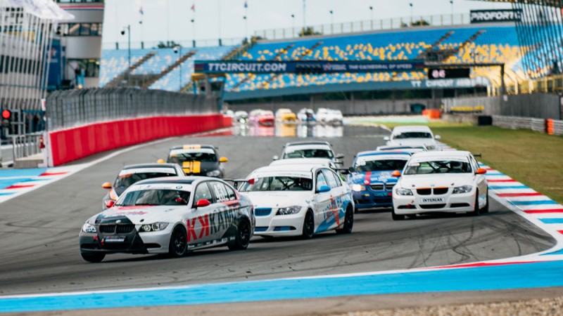 Achtergrondafbeelding evenement 14 juni 2026 - PDC Maxlease Cup, PDC BMW 330i Cup, PDC PCR Cup, PDC PTC Racing Cup, PDC DTC Cup